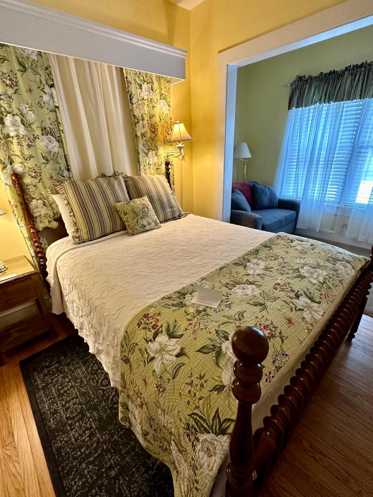 Red Rocker Inn ブラック・マウンテン エクステリア 写真