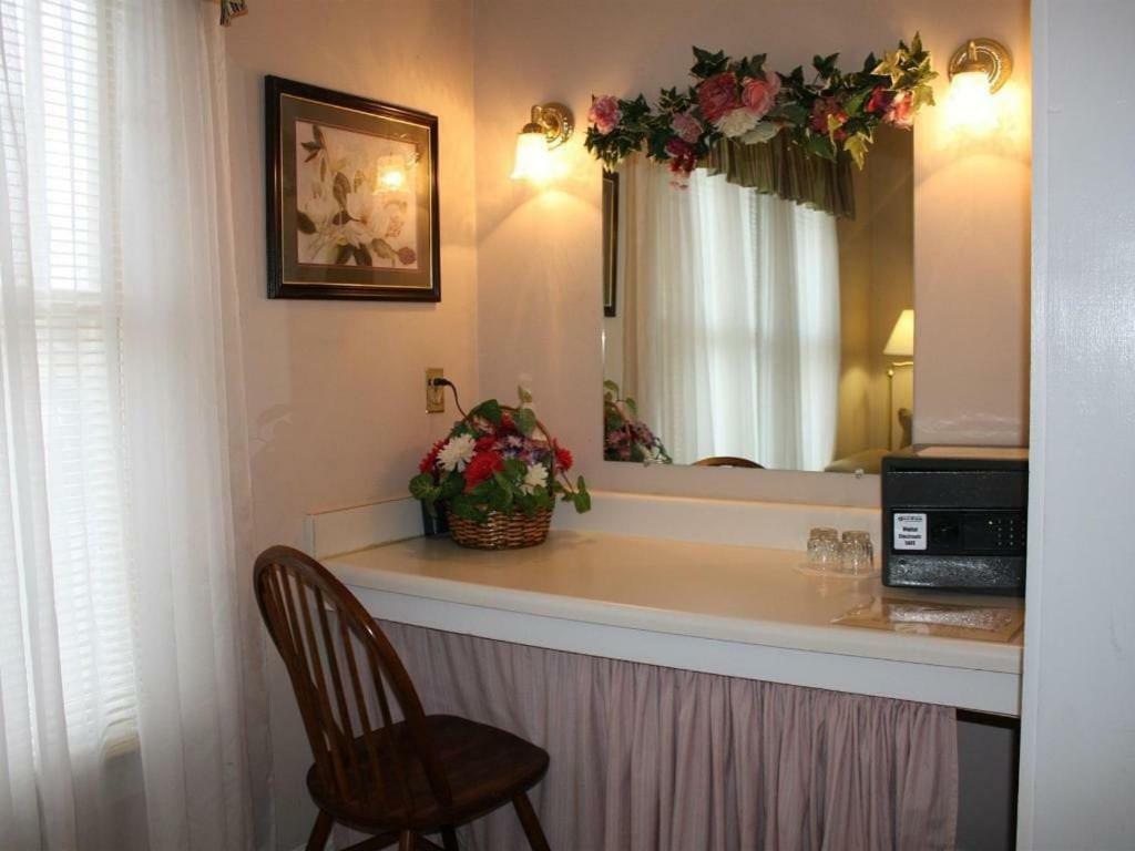 Red Rocker Inn ブラック・マウンテン エクステリア 写真