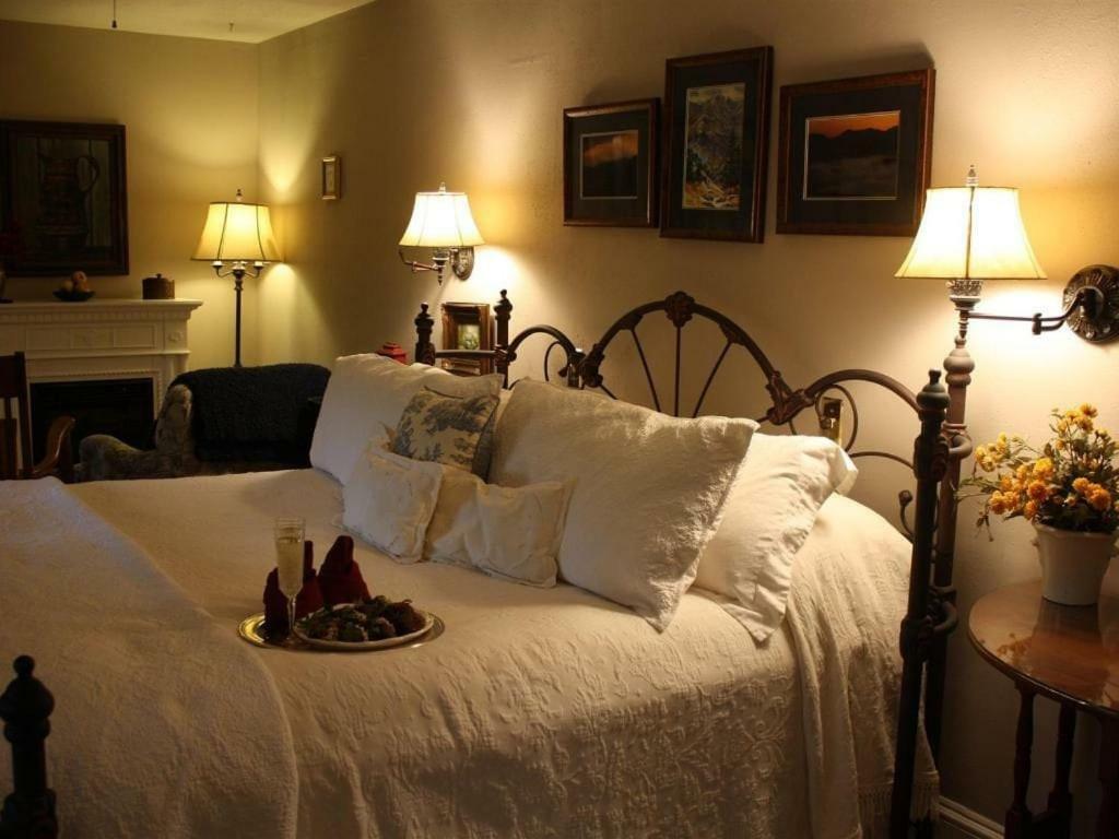Red Rocker Inn ブラック・マウンテン エクステリア 写真
